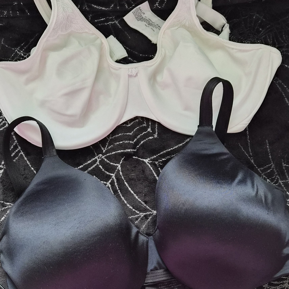 Bali Black and White Bra Duo